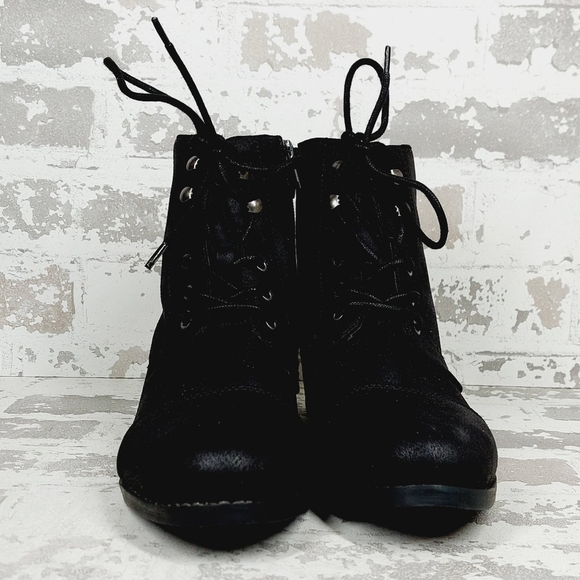 New Bella Vita Sarina Womens Black Block Heel Wide Lace Up Booties H174 - Picture 3 of 11